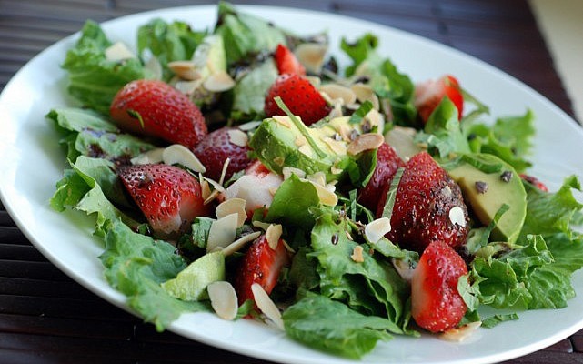 strawberry-avocado-salad