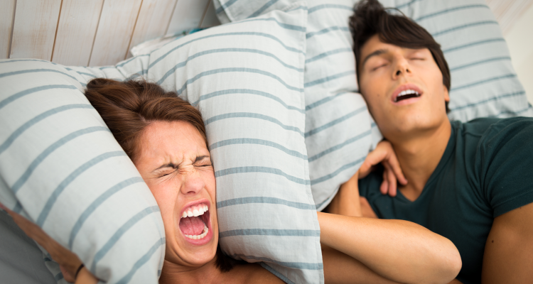 screaming-women-with-snoring-husband